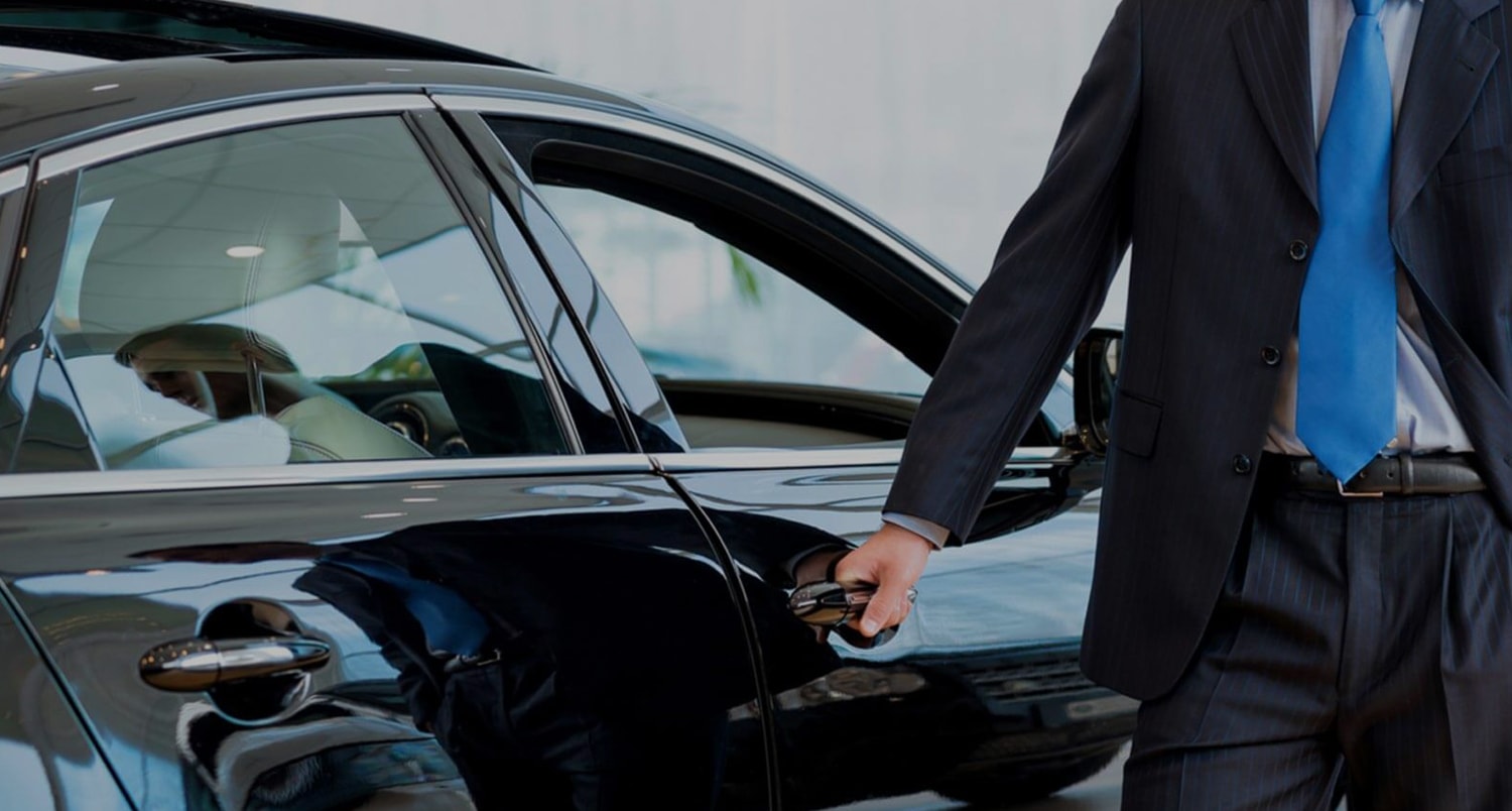 Airport Transfer Vs Airport Parking: Which Is Better?
