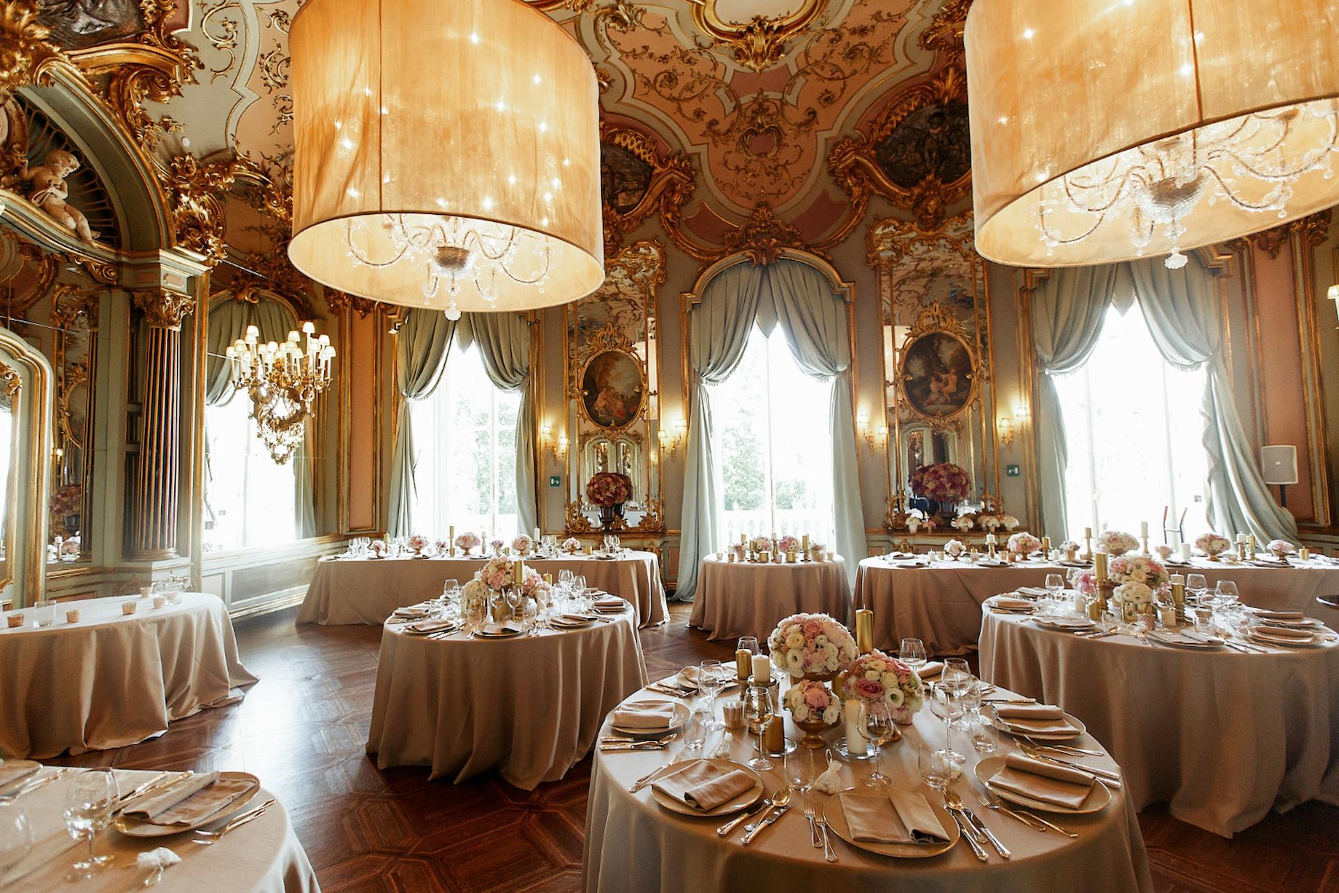 Awesome Ideas To Add An Element Of Modernity To Your Wedding